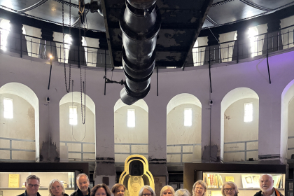 (c) Jüdischer Salon Ausflug in die Ausstellung im Kesselsaal des Hamburger Planetariums mit Mitgliedern des Freundeskreises des Jüdischen Salons