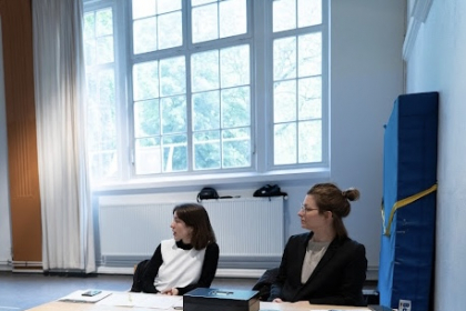 Aline Philippen und Anne Kunhardt die beiden Mitarbeiterinnen im Jüdischen Salon 