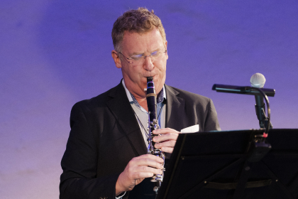 Assaf Levitin spielt Leonard Cohen