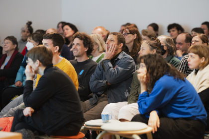 Viel Publikum im "Freiraum" des Museums für Kunst & Gewerbe