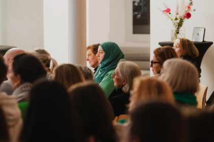 (c) Michael Kohls Der vollbestzte Saal in der TONALi Akademie