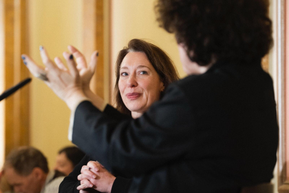 (c) Michael Kohls Natascha, die in deutsch und englisch moderiert und in deutsch gelesen hat.